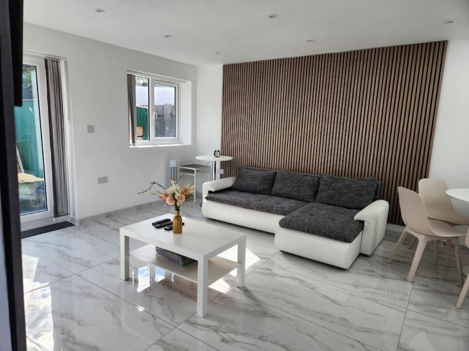 Apartment Spacious And Bright One Bedroom Oxford